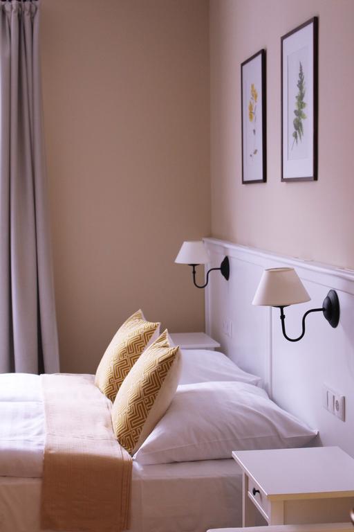 Erhardt Superior Rooms Sopron Ngoại thất bức ảnh